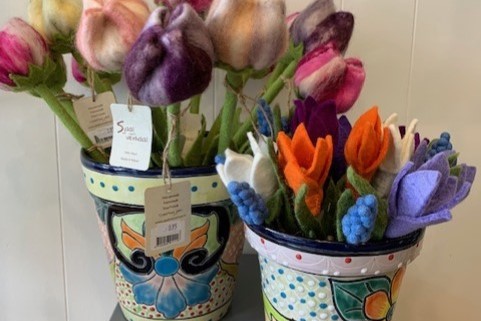 Vilten bloemen sjaal met verhaal