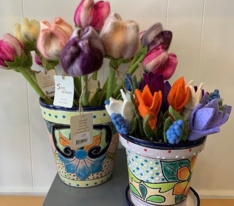 Vilten bloemen sjaal met verhaal
