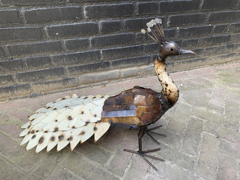 Metalen vogels uit Zimbabwe